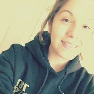 Meet your Posher, Deandra